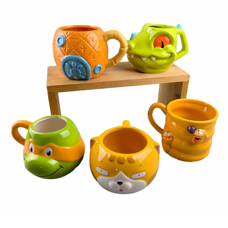 Taza de piña para bebés cuidadosamente seleccionada Taza de agua de casa de dibujos animados Taza 3D súper linda Taza de cerámica de gran capacidad para niños