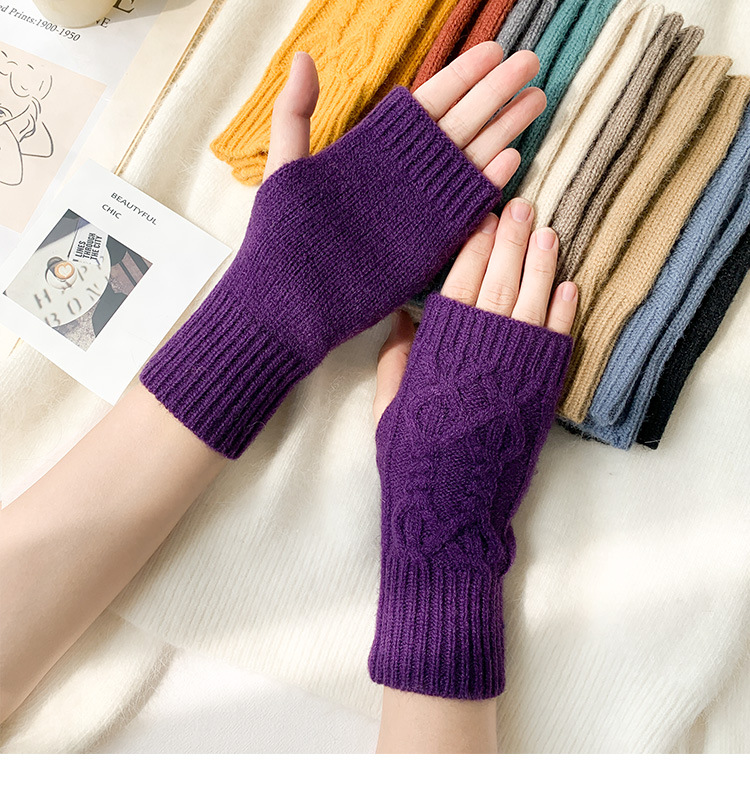 Unisex Sweet Simple Style Solid Color Gloves 1 Pair display picture 24