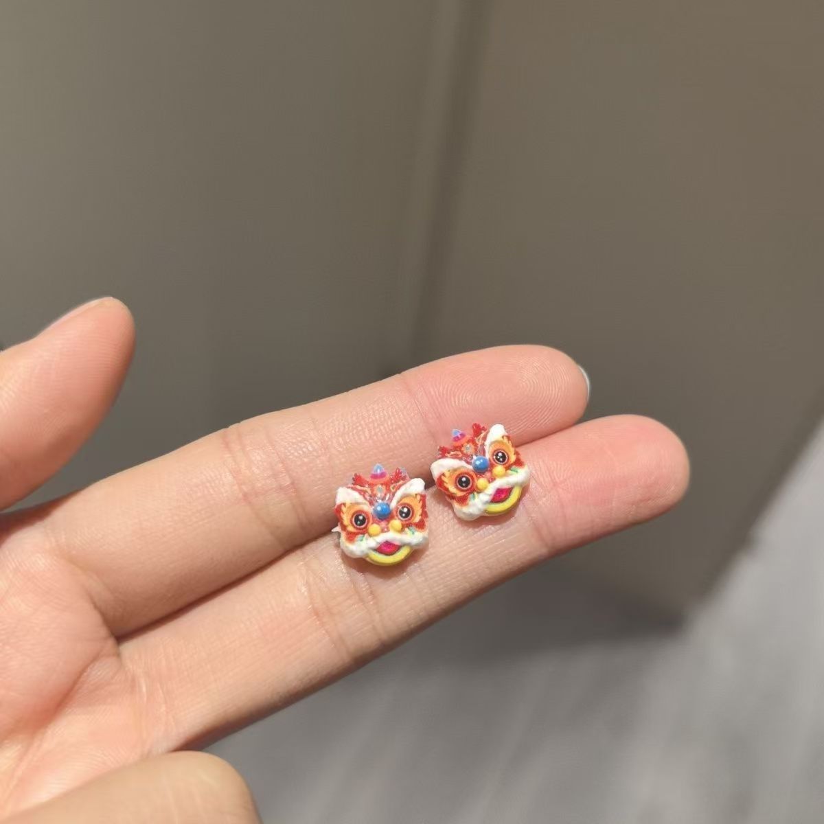 붉은 사자-은바늘