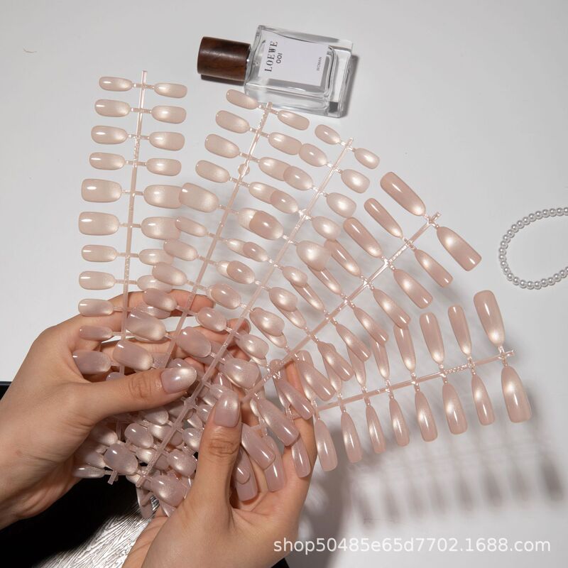 [30 Pieces] Light-Colored Cat-Eye Manicure, Wearable Nails, Whitening, Versatile, Long Style, Removable Semi-Finished Product, Pre-Made Manicure