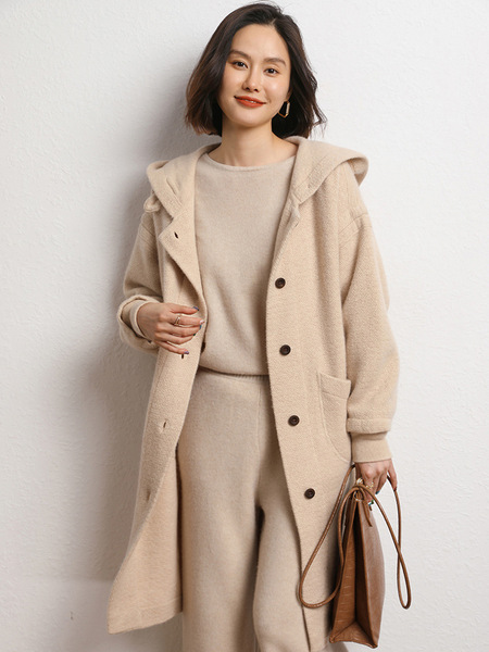 Solid color knitted cardigan