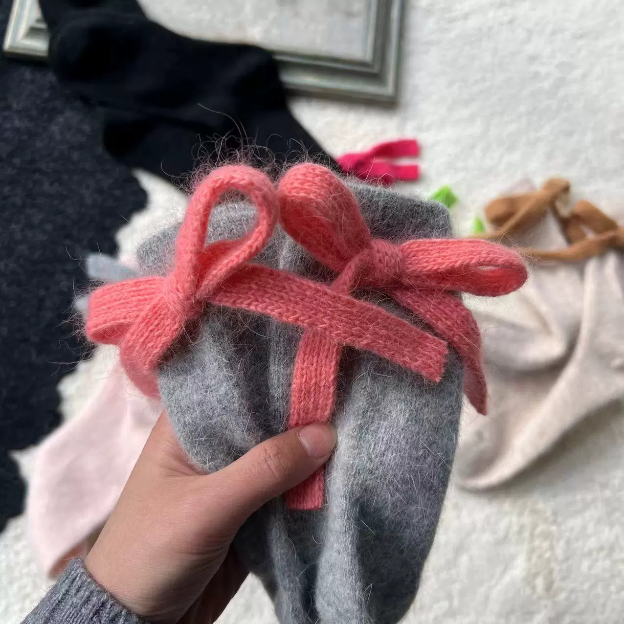 Woolen fuchsia socks with bow