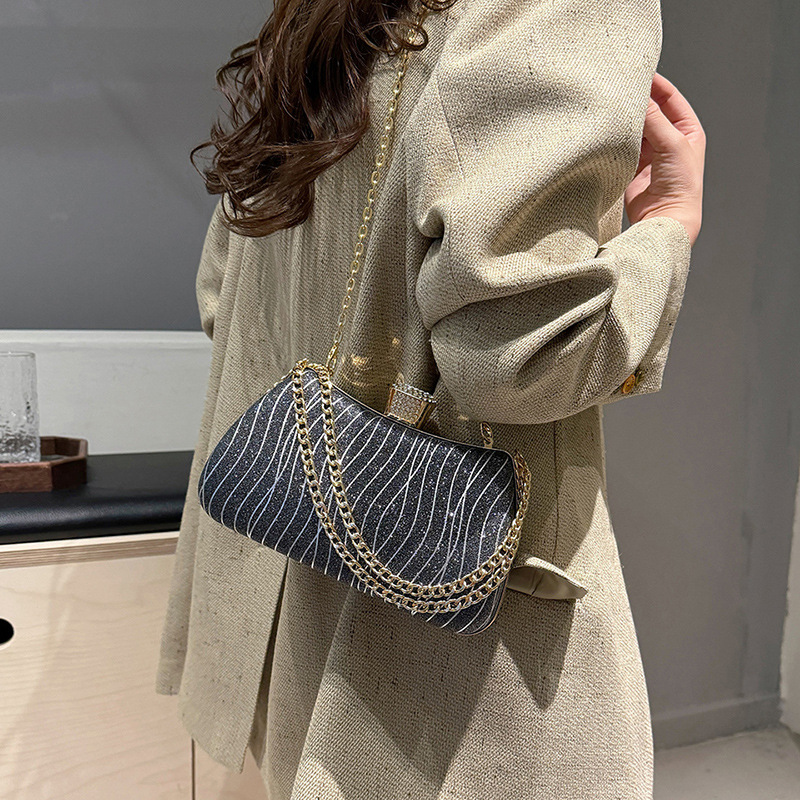 Bolsos transfronterizos bolsos de mujer 2024 nueva moda europea y americana bolsos de hombro estrella brillante bolsos de cadena roja red bolsos de caja