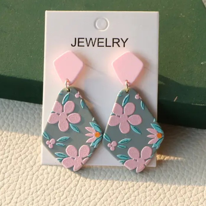 Fuchsia geometric pendant