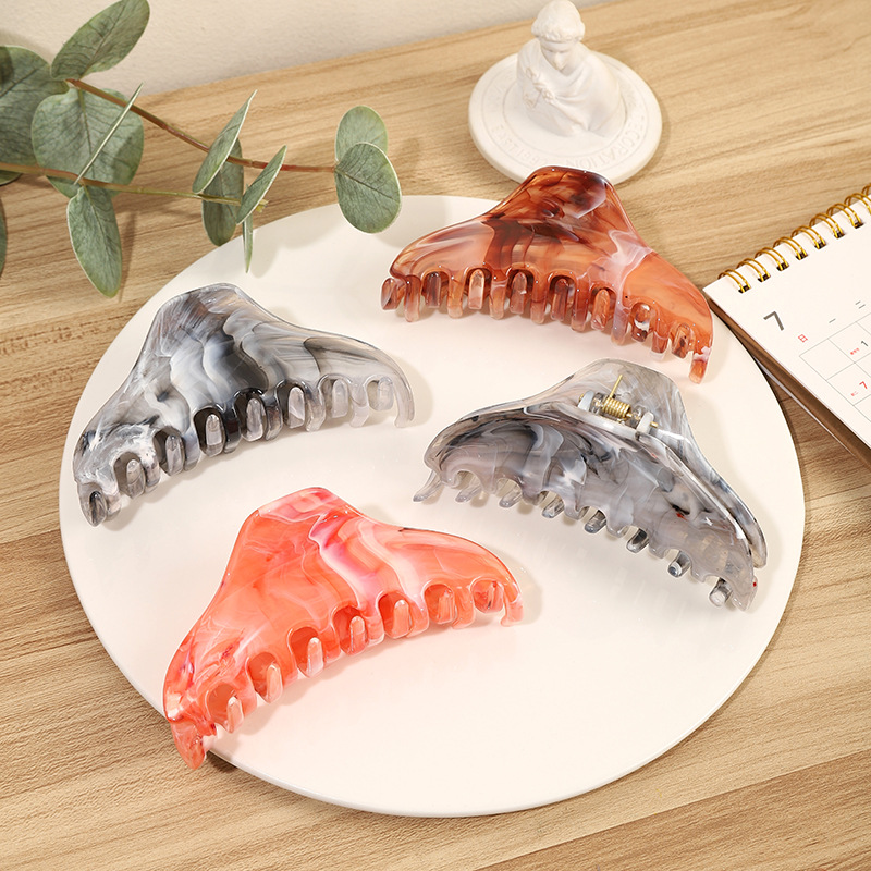 Design elegant crab pin