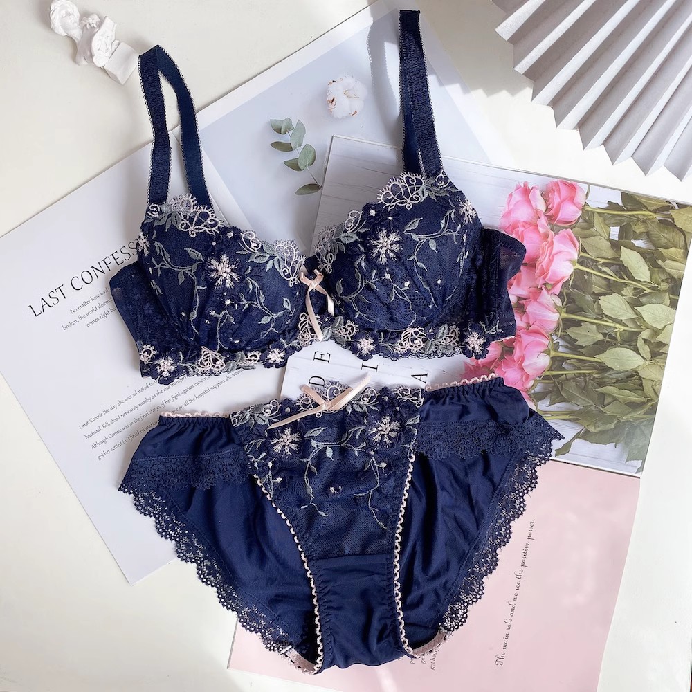 Dulce encaje sexy bordado pequeño pecho delgada chica sujetador traje anillo de acero suave ropa interior sujetador