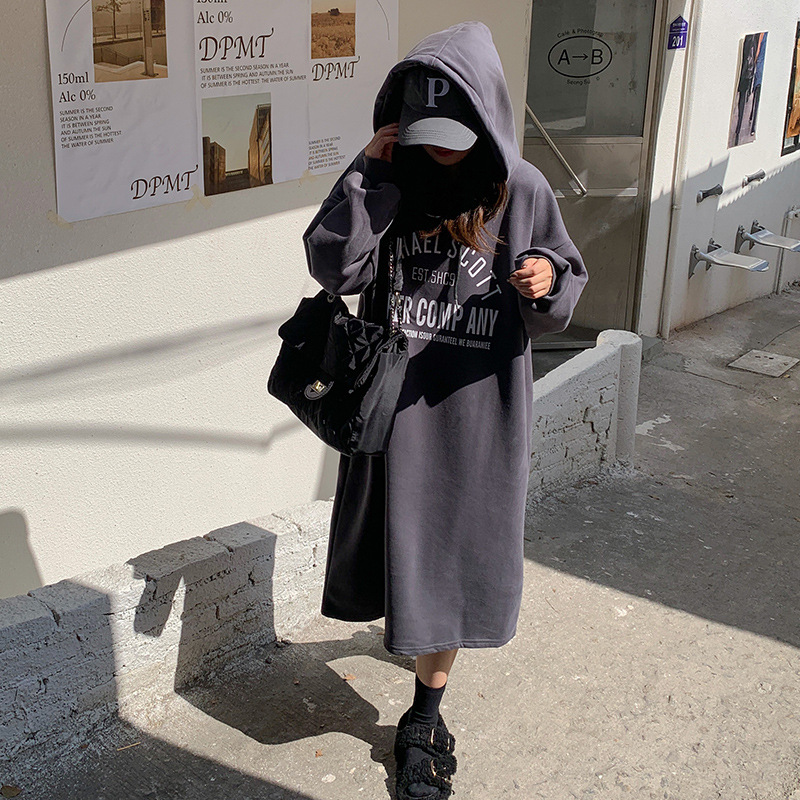 Темно серый