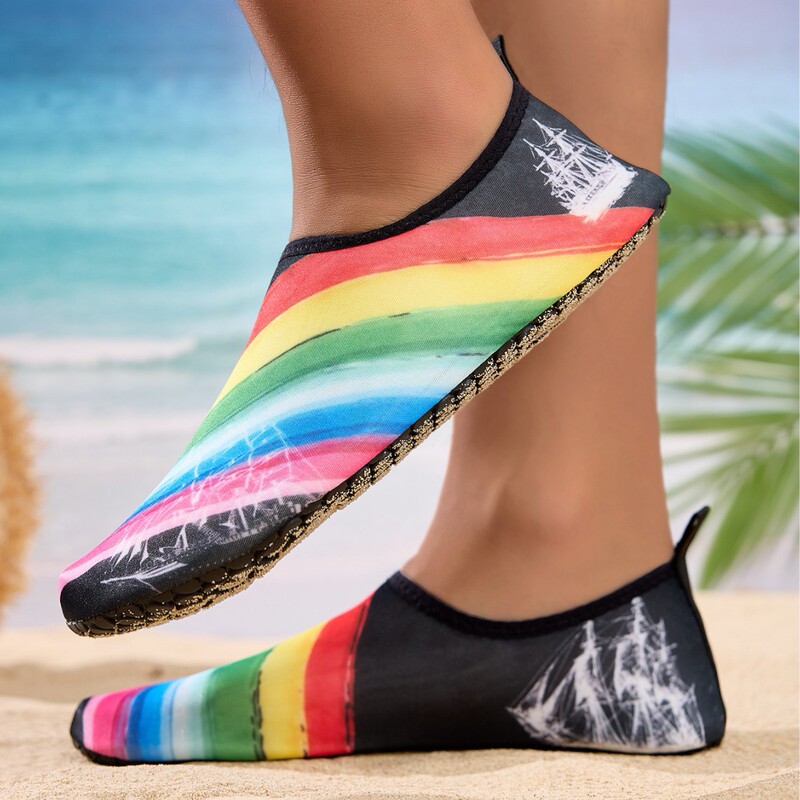 Summer Men's and Women's River Tracing Shoes for Couples Snorkeling and Wading Non-Slip Beach Shoes and Socks Barefoot Soft Sole Breathable Indoor Shoes Cross-Border