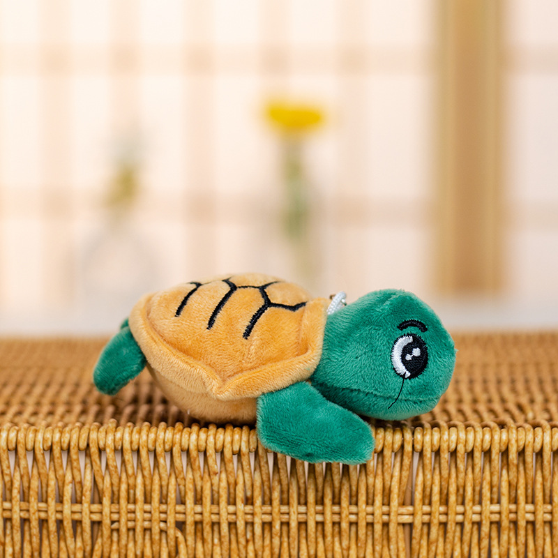Llavero de peluche de tortuga marina multicolor de peluche corto y algodón PP