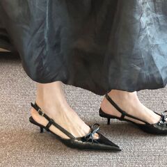 美白! ブラックポインテッドトゥキトゥンヒールサンダル女性用春夏新作フレンチスタイルリボンスティレットヒールシングルシューズ