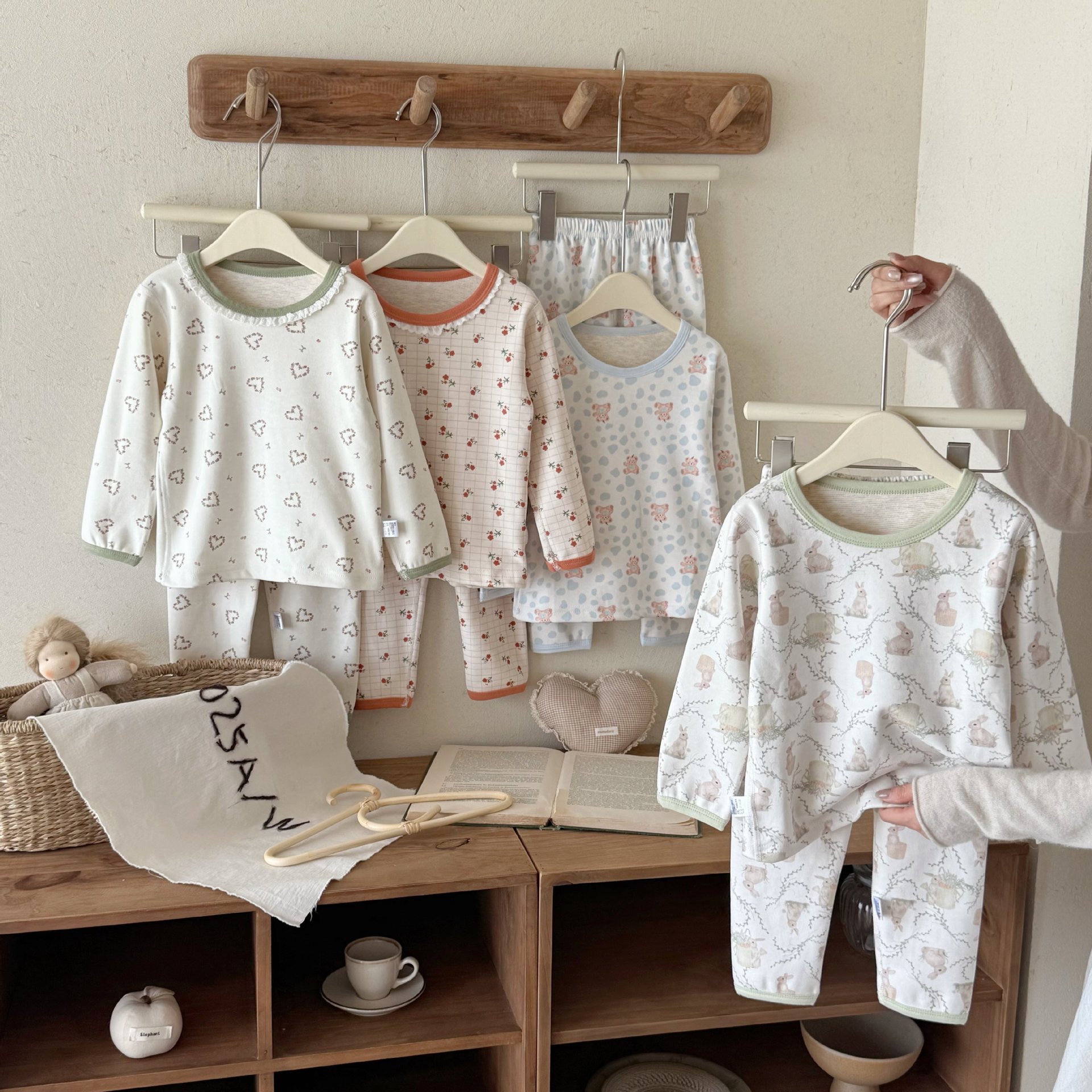 Niños otoño invierno calentamiento chaqueta de otoño para niños pantalones de otoño set niñas lindas ropa interior de base de dibujos animados pijamas de bebé