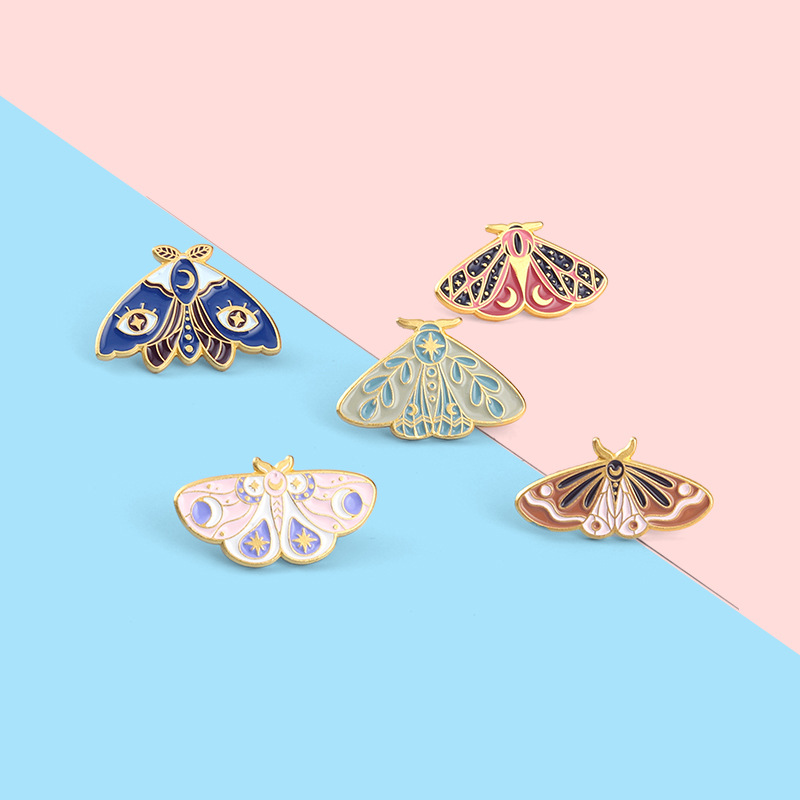 MTLEE 20 Pieces Butterfly Pins Set Moth Pins Cute Christmas Backpacks Lapel Pins Kawaii Pins Aesthetic Brooches Badges Gift Cartoon Pins for