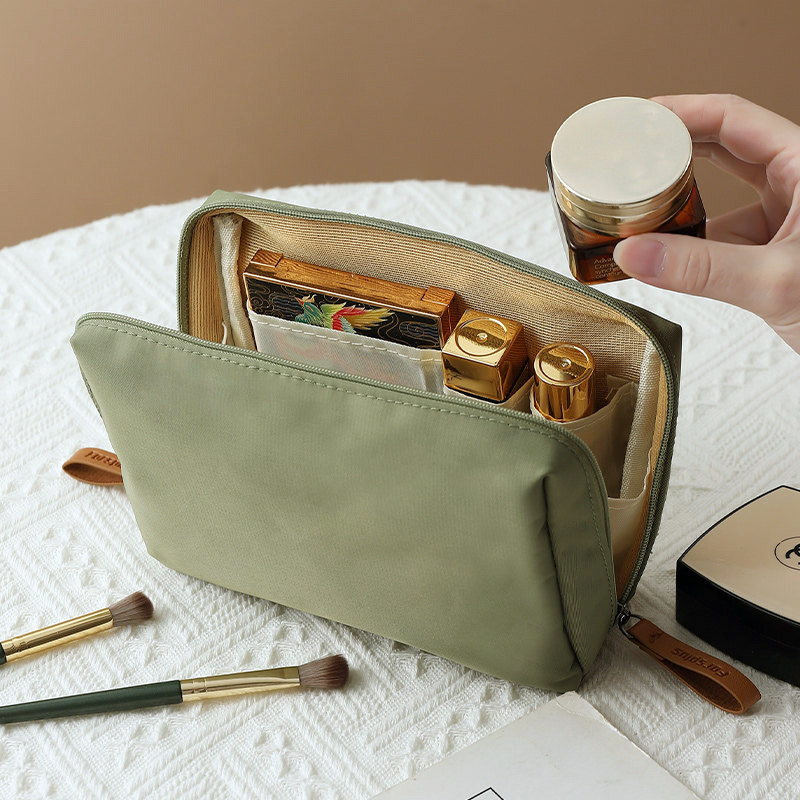 Women's Portable Makeup Bag, New 2026 Style, Small Size, Travel and Outdoor Storage Bag for Cosmetics and Lipstick, Waterproof Pouch
