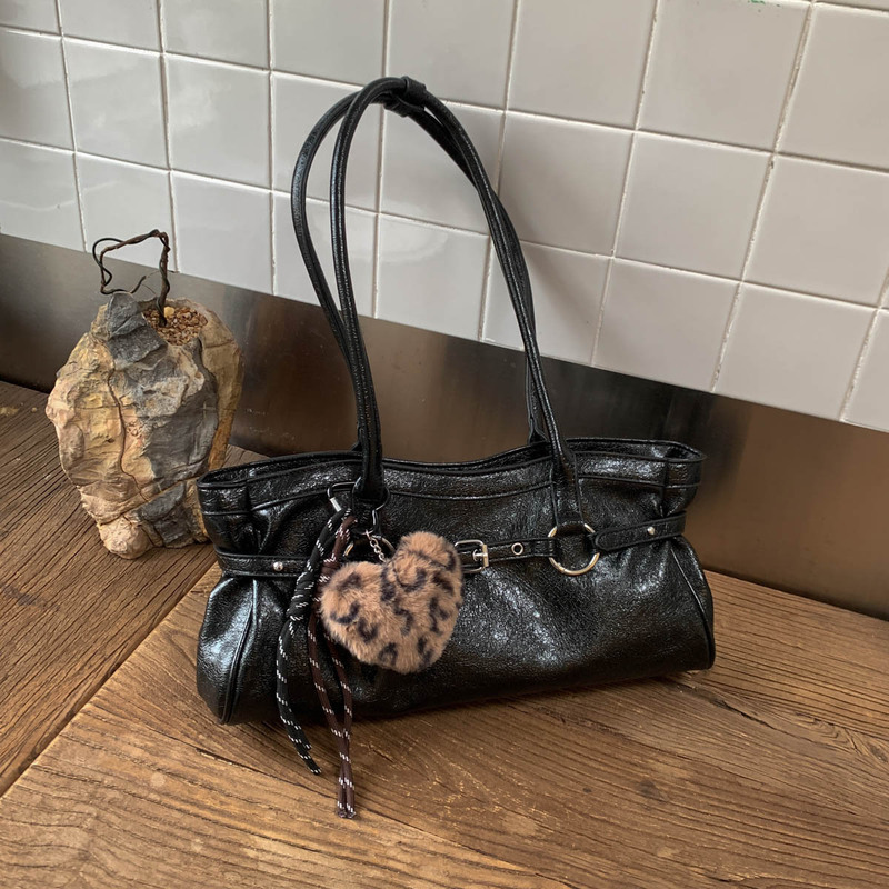 Versatile and Stylish Underarm Bag 2026 Large Capacity Women's New Trendy Retro Hot-Selling Commuter Shoulder Bag