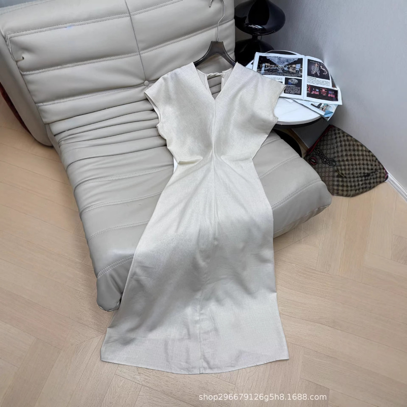 Nanyou 2026 New Minimalist Niche Style Pleated A-Line Waist-Cinching Slimming Elegant Mid-Length V-Neck Dress
