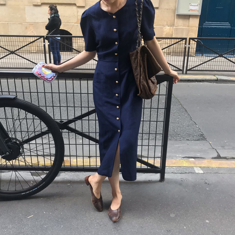 2026 Summer Korean-Style French Retro Button-Up Waist-Cinching Cotton and Linen Dress, Slim-Fitting, Elegant, Artistic, Gentle Long Dress for Women