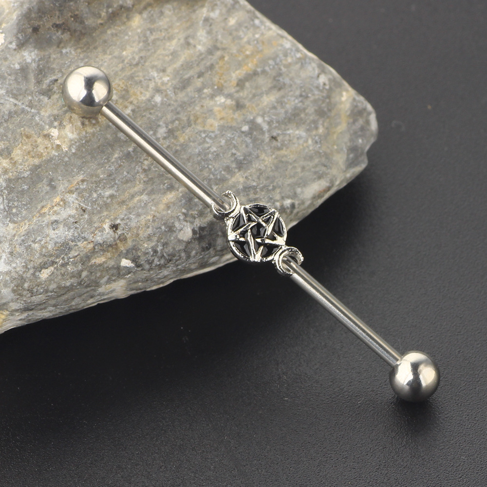16G labret stud size and finish detail