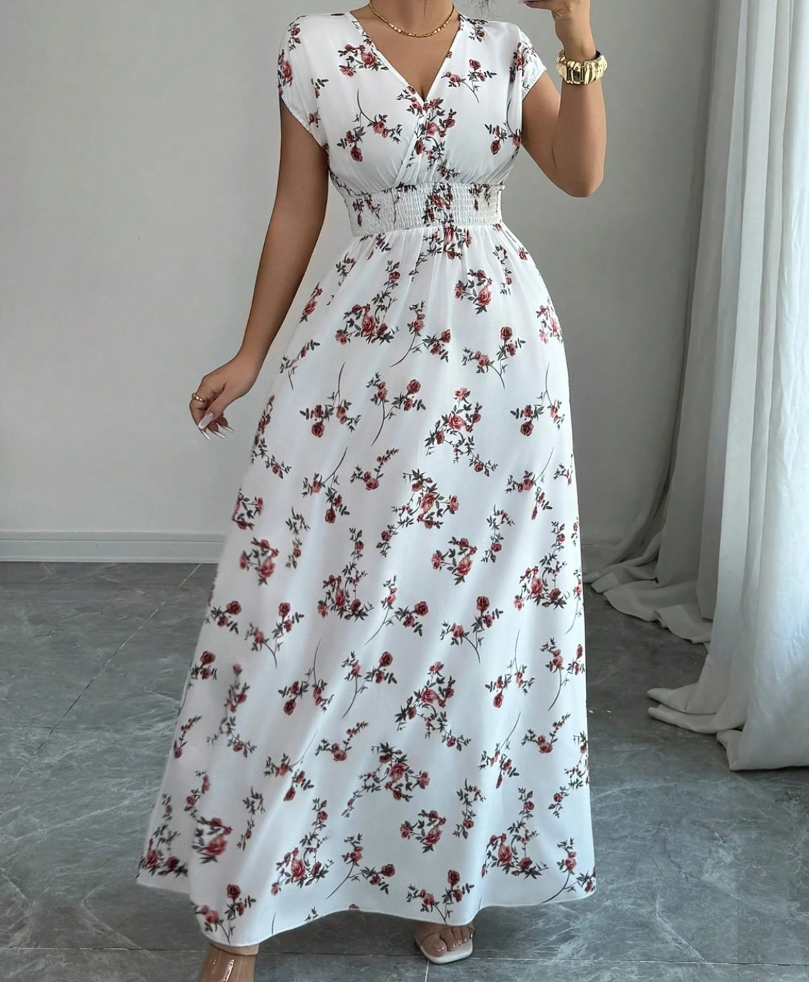 흰색 바탕에 작은 흰색 꽃