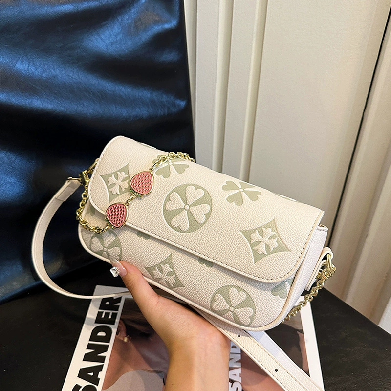 Стильная маленькая clutch сумка
