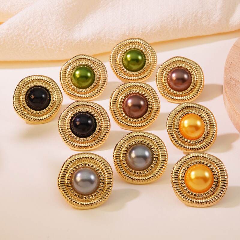 Vintage Chanel-Style Luxurious Round Pearl Stud Earrings for Women, Versatile Personality Button Earrings, Wholesale Geometric Design from Manufacturer Vintage Chanel-Style Luxurious Round Pearl Stud Earrings for Women, Versatile Personality Button Earrings, Wholesale Geometric Design from Manufacturer