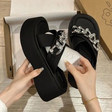 �^���ɸ������߸�����ЬŮ���⴩2025�¿���ȹ�ӕr��ɳ��һ����