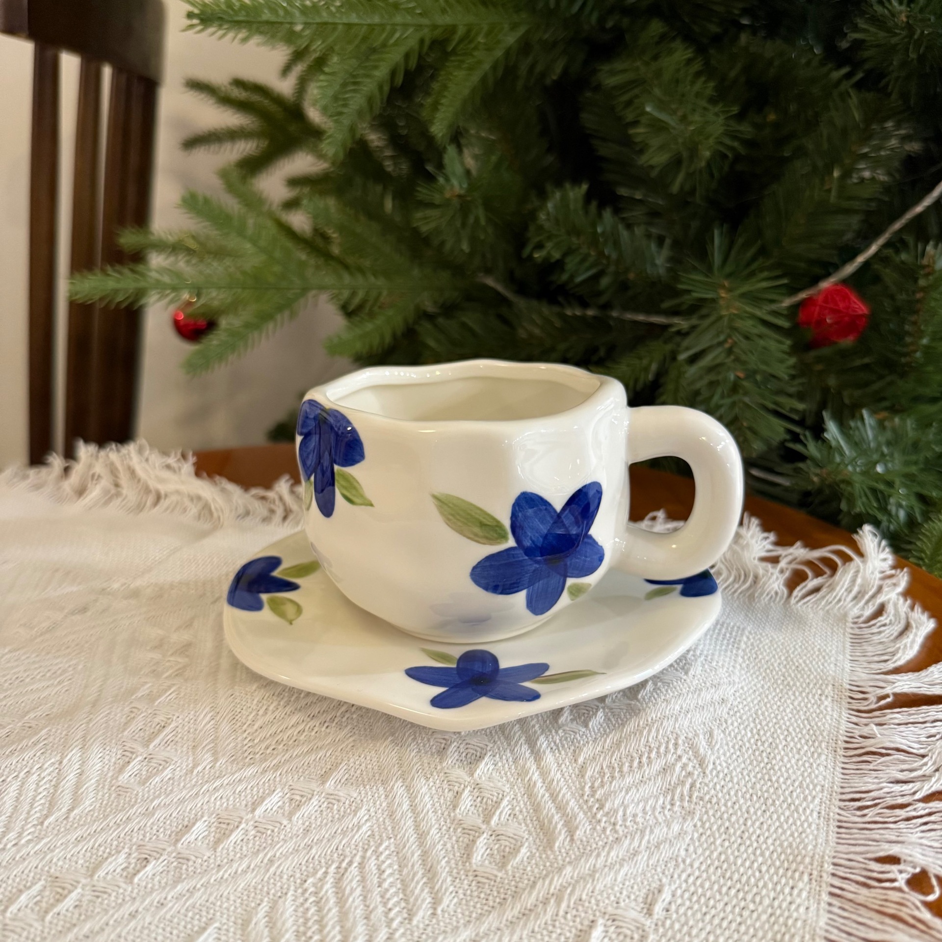 Tazas y platos de cerámica de flores retro de estilo coreano, tazas y platos de café irregular pellizcado a mano, tazas y platos de té de la tarde