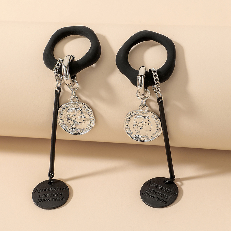 Retro Letters Portrait Round Geometric Long Tassel Alloy Earrings Wholesale display picture 2