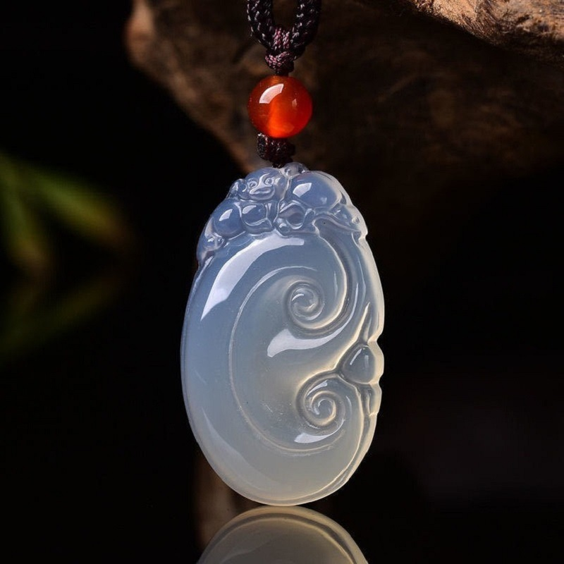 High-Grade Chalcedony Pendant, Chalcedony Guanyin Buddha Pendant, Agate White Jade Gourd Rope Necklace Pendant, Men's and Women's Safety Buckle
