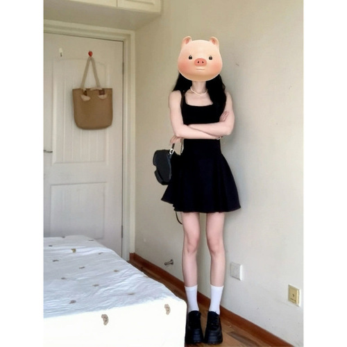 Herben-style black spaghetti strap dress for women, summer hot girl, waist-cinching, high-end, slimming, temperament, little black dress, short skirt
