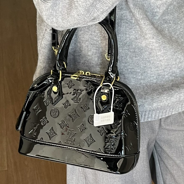 Handbag, Small Tote Bag, High-End Light Luxury Bag, Women's New Korean Niche Trendy Women's Shoulder Crossbody Bag