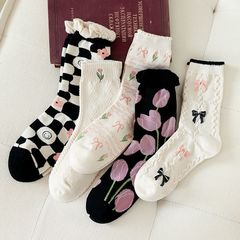 5雙裝 襪子女中筒襪個性ins潮復古花朵寬鬆襪口春秋冬黑白女棉襪