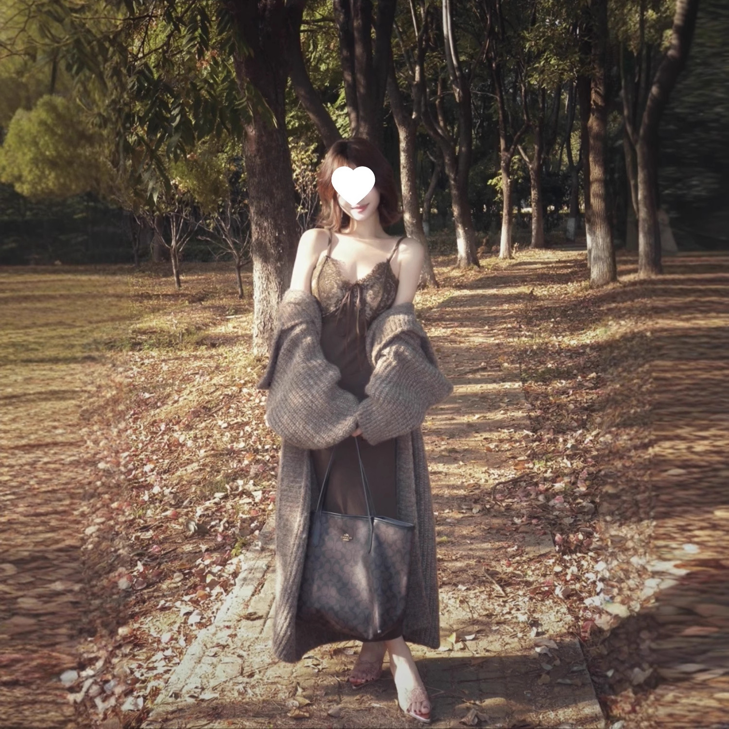 大码爆款蕾丝拼接吊带小妈风连衣裙毛衣外套秋冬款纯欲风ins套装