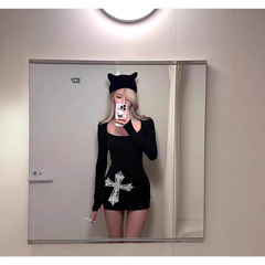 新商品【人綿モーデール1*1気ままに】黒十字プリントtシャツ女性ギャルロング丈スリム長袖