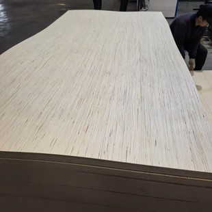 ���ϰ����A��3�����򮋿򱳰��z�ϰ���Ӱ�S��ֱ�Nľ���b��