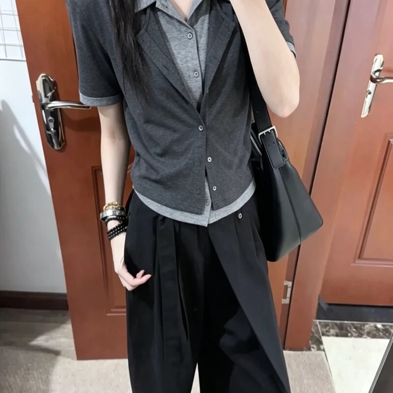 Korean-Style Gray Fake Two-Piece Short-Sleeved T-Shirt for Men in Summer with Unique and Beautiful Design, Slim-Fitting Short Knitted Top