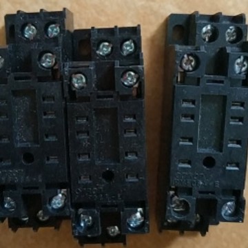 PYF08A-E    日本欧姆龙    底座  全新原装正品