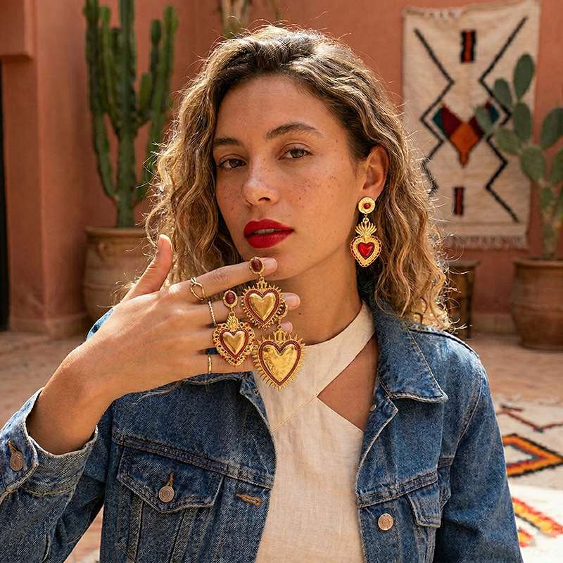 TENA estilo francés vintage aretes de amor incrustados con gemas de palacio medieval aretes de corazón al por mayor
