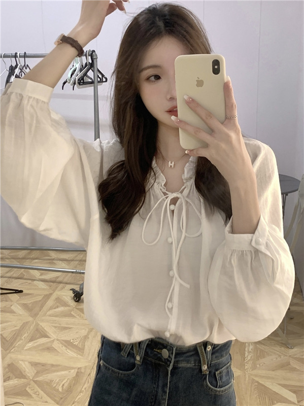 White / S