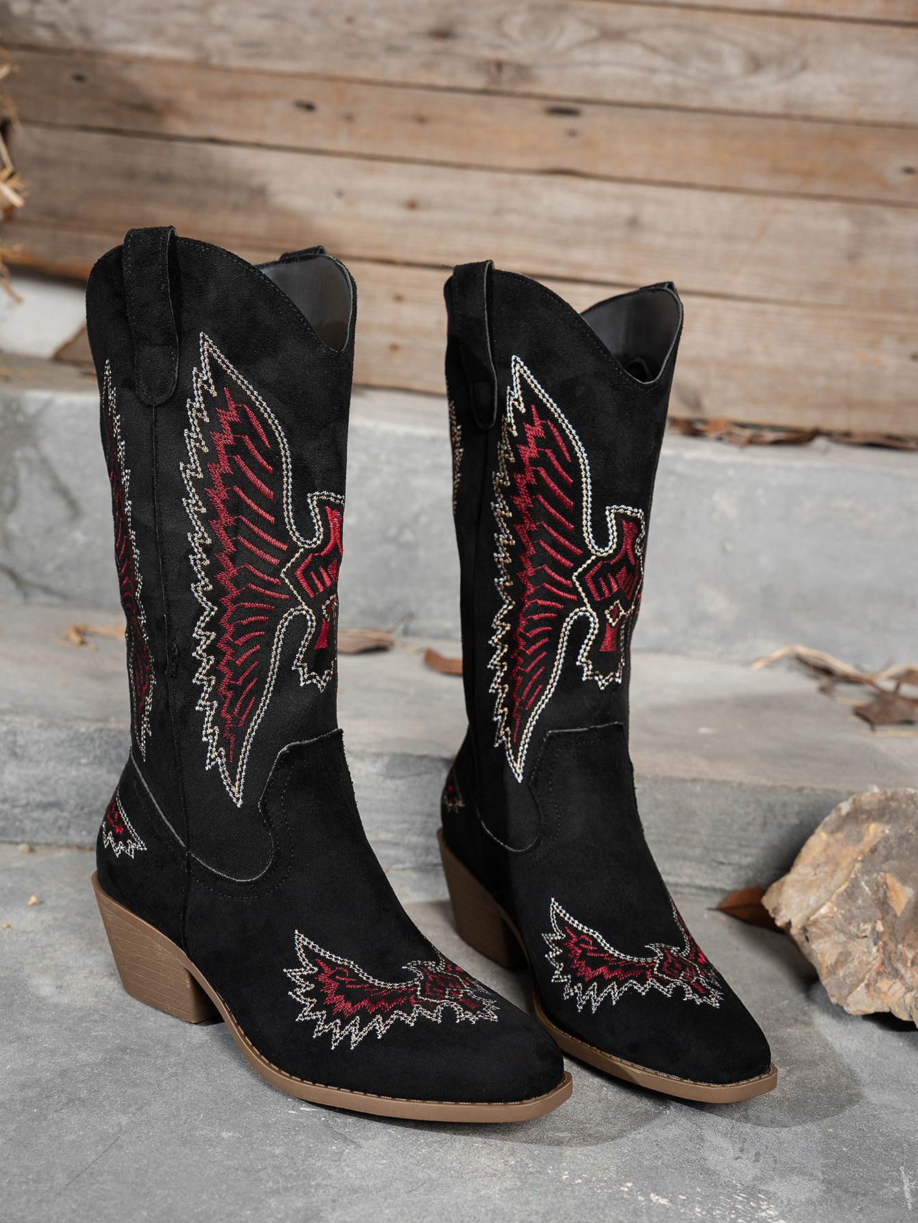 Dames cowboylaarzen van suède met borduursel en hak_voghion.com