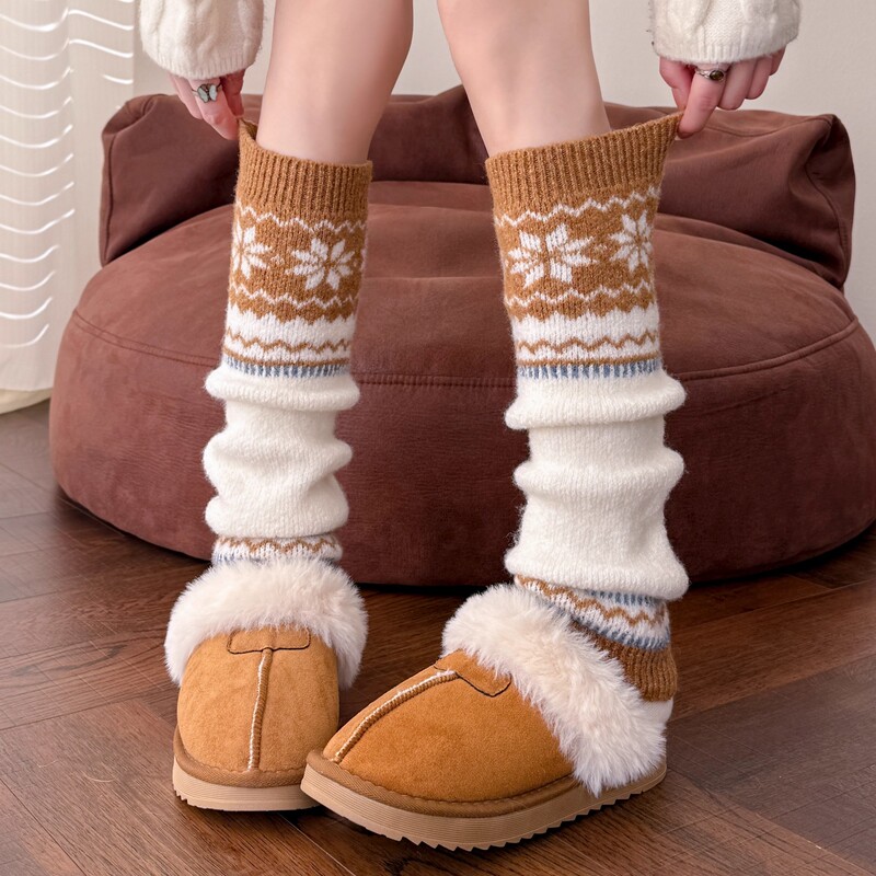 Fair Isle Retro Coffee-Colored Wool Sock Covers, Autumn and Winter Thick Warm Socks for Women, Suitable for Pairing with Snow Boots and Calf Warmers Fair Isle Retro Coffee-Colored Wool Sock Covers, Autumn and Winter Thick Warm Socks for Women, Suitable for Pairing with Snow Boots and Calf Warmers