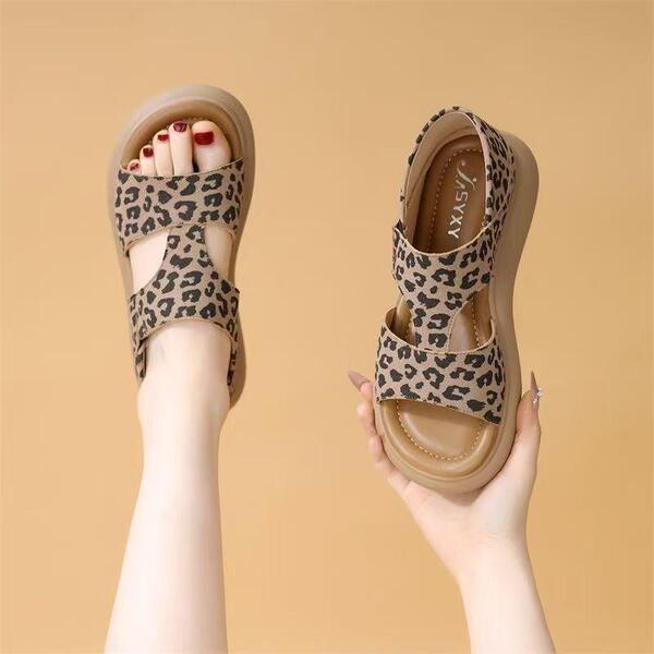 Fashionable sandals platform