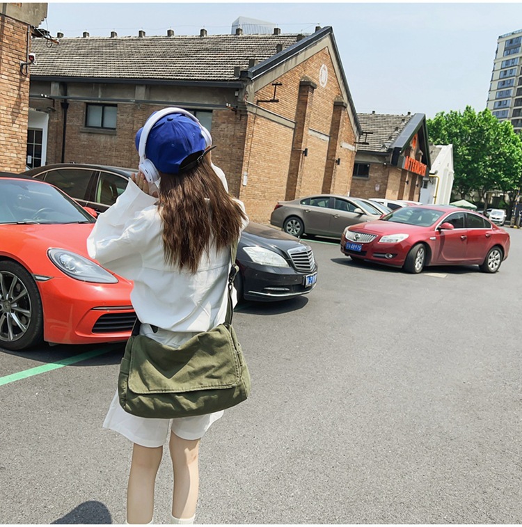 Unisex Medium Canvas Solid Color Streetwear Square Zipper Shoulder Bag Crossbody Bag Messenger Bag display picture 1