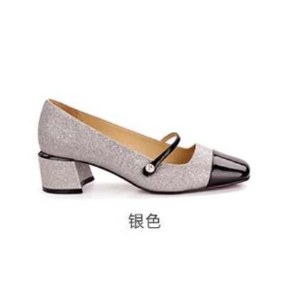 Nuevo brillante banquete de otoño de la uva de la madre, un pequeño viento fragante con una cabeza cuadrada con tacones gruesos, zapatos de Mary Jane.