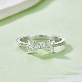 简约蝴蝶结女戒S925银镀18K白金心形莫桑钻女戒主石5.0mm/1.0CT