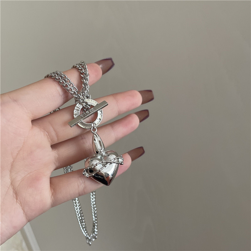 Korean Love Pendant Sweater Chain Letters Stainless Steel Clavicle Chain Necklace display picture 7