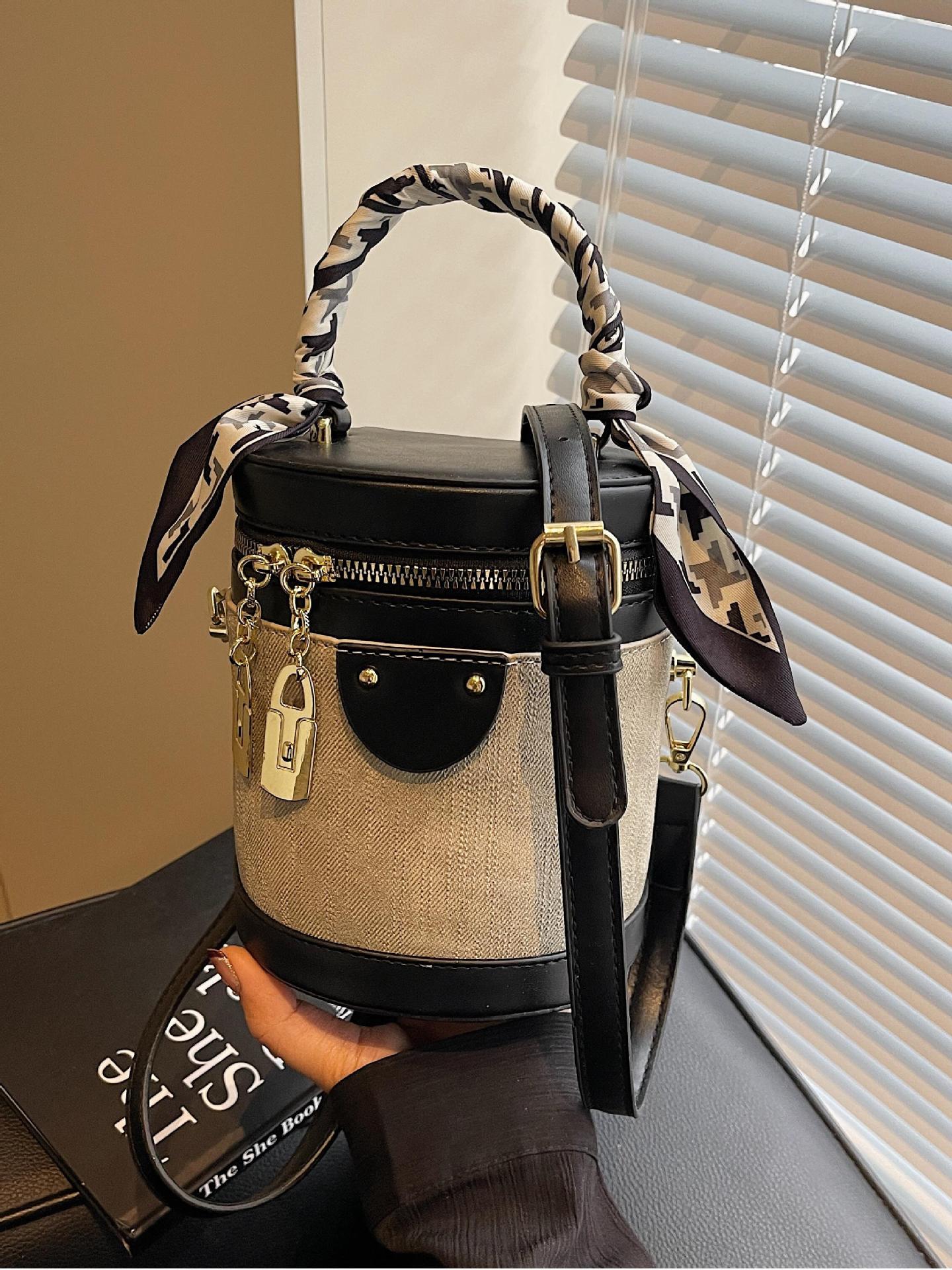 Nuevo bolso de cubo portátil de color súper fuego transfronterizo 2025 para mujer Nuevo bolso de hombro de mensajero de moda occidental para mujer