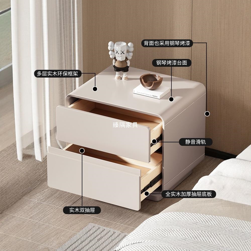 Italiano muy simple laca de madera maciza dormitorio ligero lujo alto sentido pequeño gabinete de cabecera de cama de viento crema