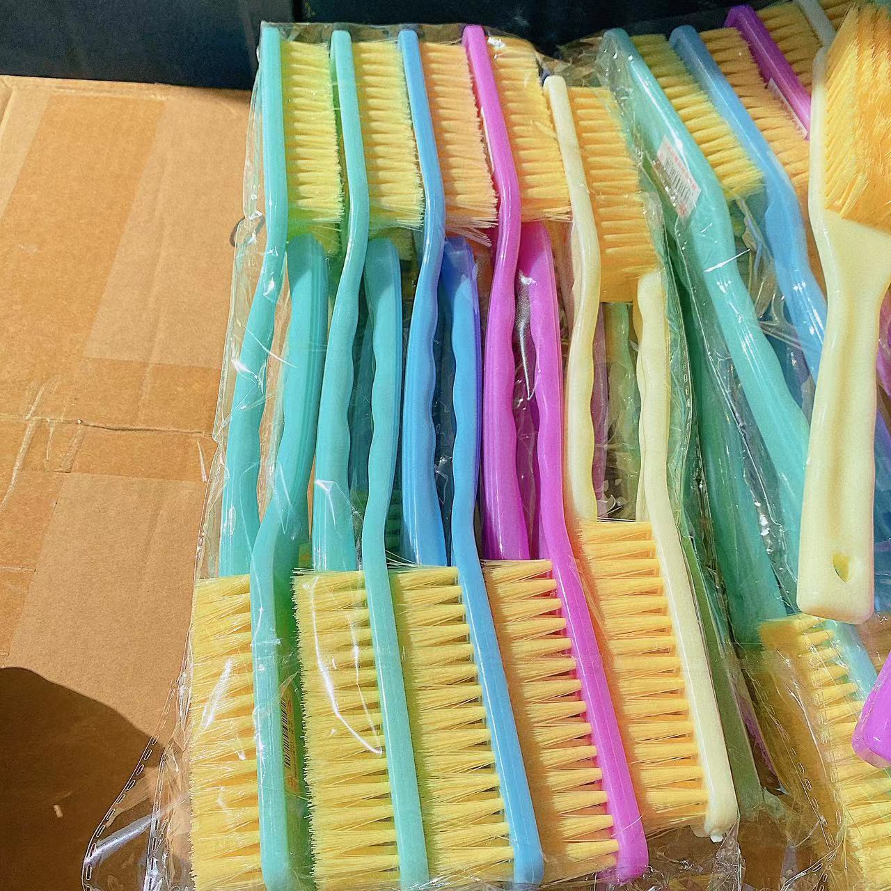 Fábrica al por mayor portátil de mano mango largo cepillo de lavado de zapatos de plástico cepillo de lavandería multiusos pelo suave descontaminación eliminación de manchas cepillo de limpieza