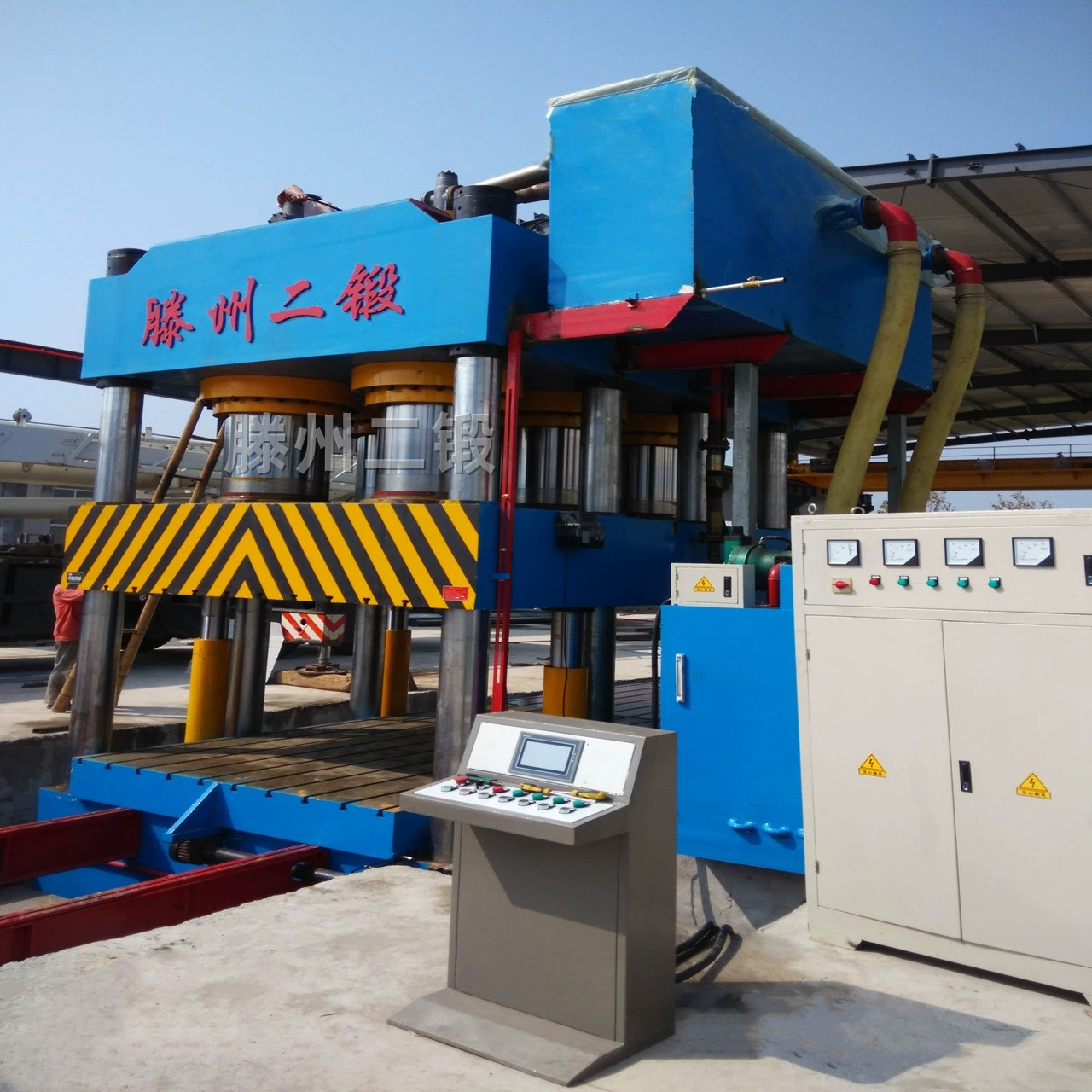 2000吨四柱门式八面导向金属拉伸油压机 大台面锻压冷挤压液压机