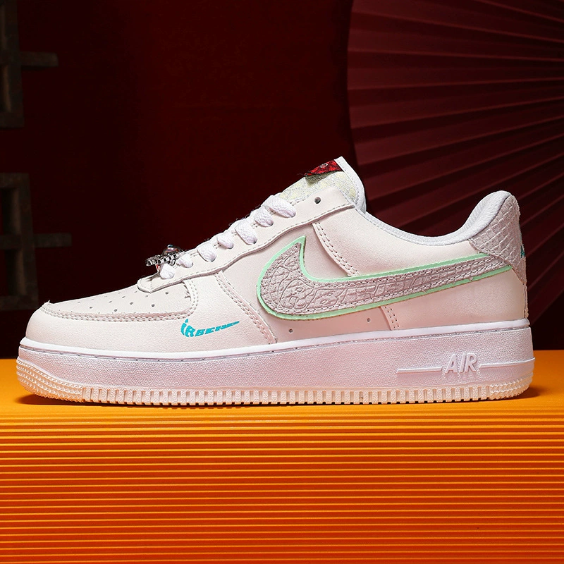 Nike Air Force 1: классические низкие кроссовки для мужчин и женщин, белые, повседневная обувь